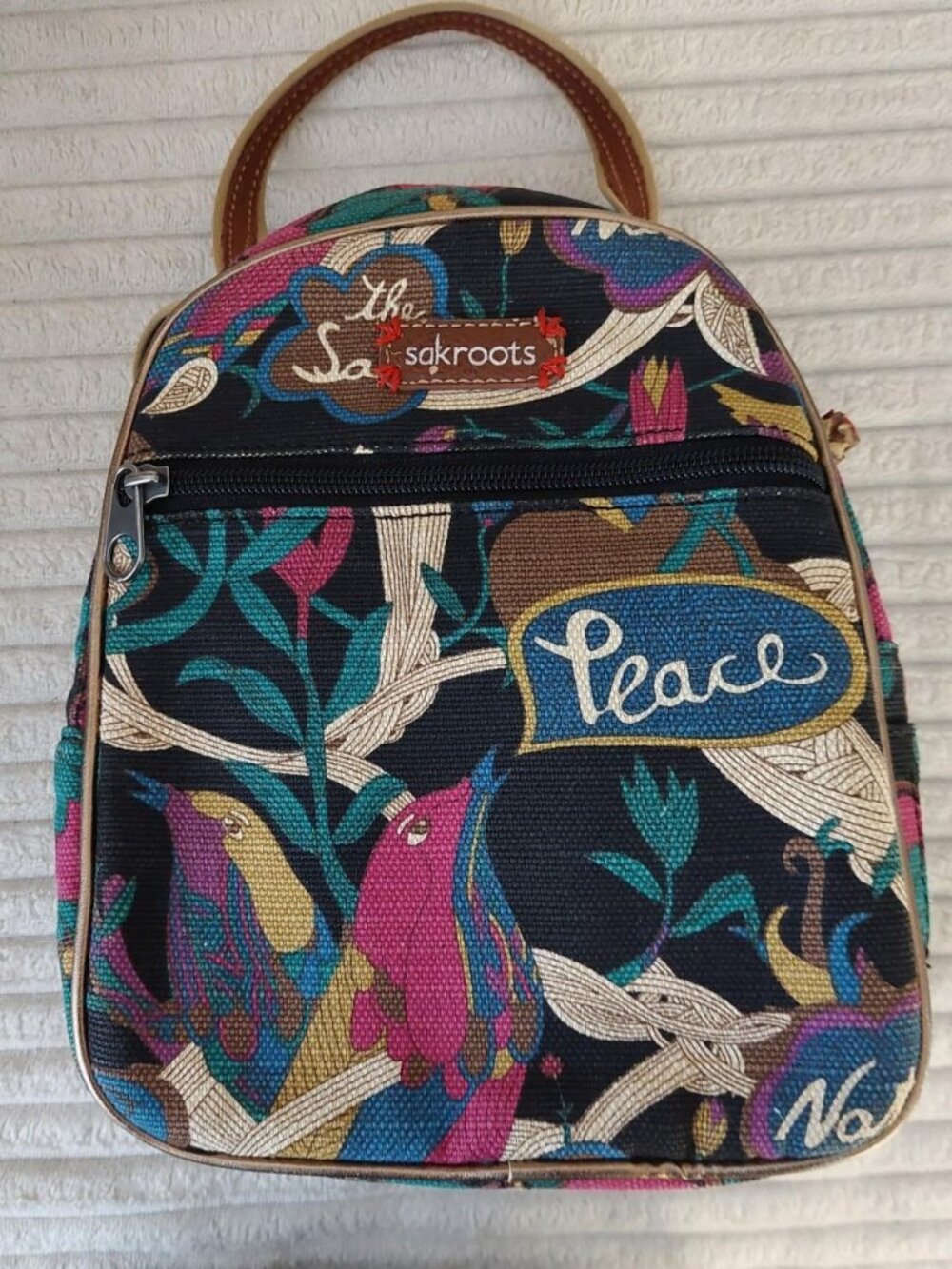 Sakroots mini lunch bag with adjustable straps #kids #backpacks bird peace black
